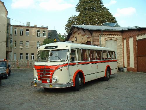 A historical bus on HAVAG's bus and tram depot